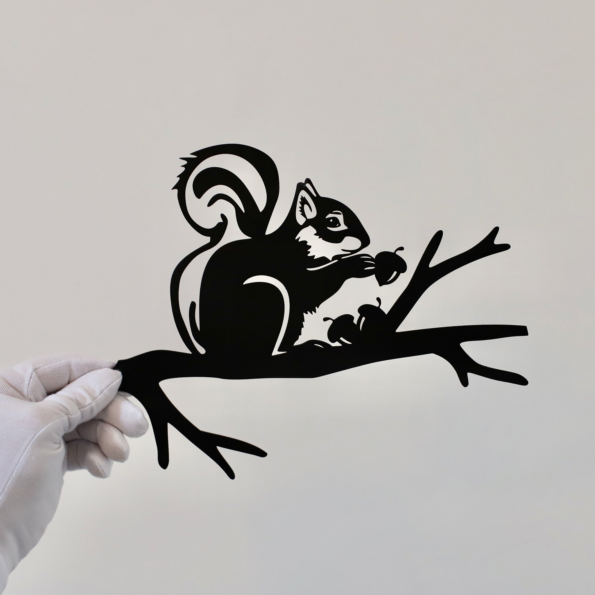 Steelmonks-Metallschild,Fressendes Eichhörnchen. Baumtier Wanddekoration erhältlich in verschiednen Größen und Farben.